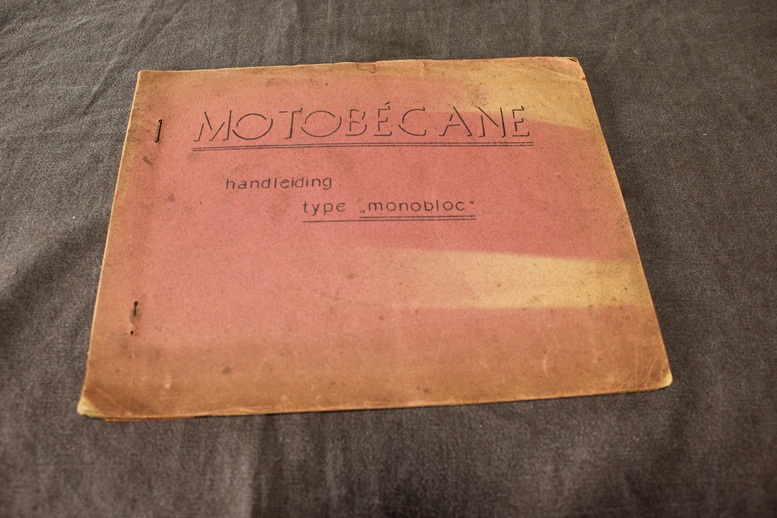 Motobecane monoblock motorfiets handleiding uitgave van Willem Kaptein
